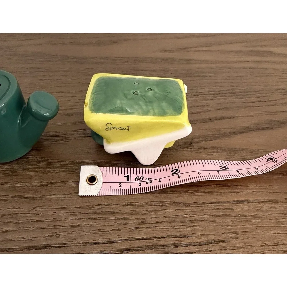 Vintage Plant Sprout Salt Pepper Shakers Watering Can Garden Ceramic Set‎